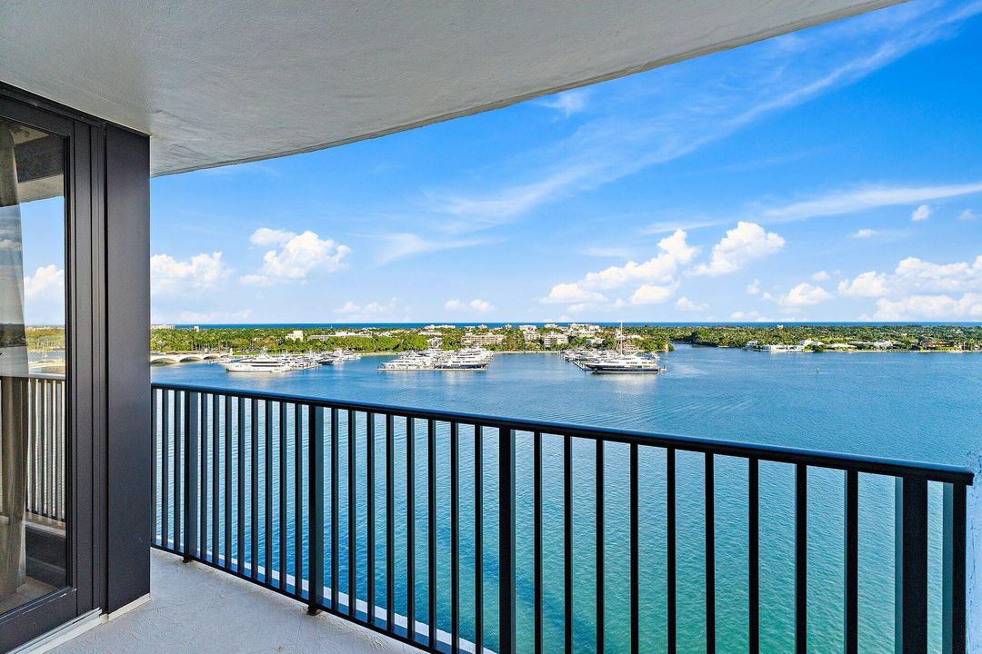 Под контрактом: $1,500,000 (2 спален, 2 ванн, 1247 Квадратных фут)