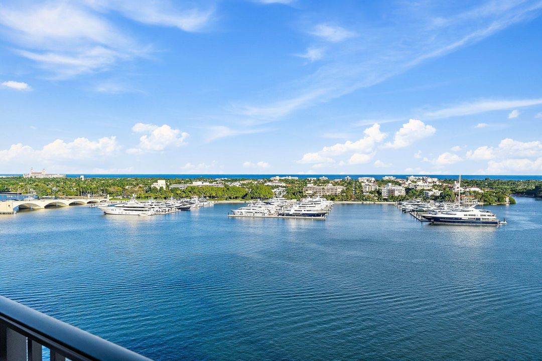 Под контрактом: $1,500,000 (2 спален, 2 ванн, 1247 Квадратных фут)