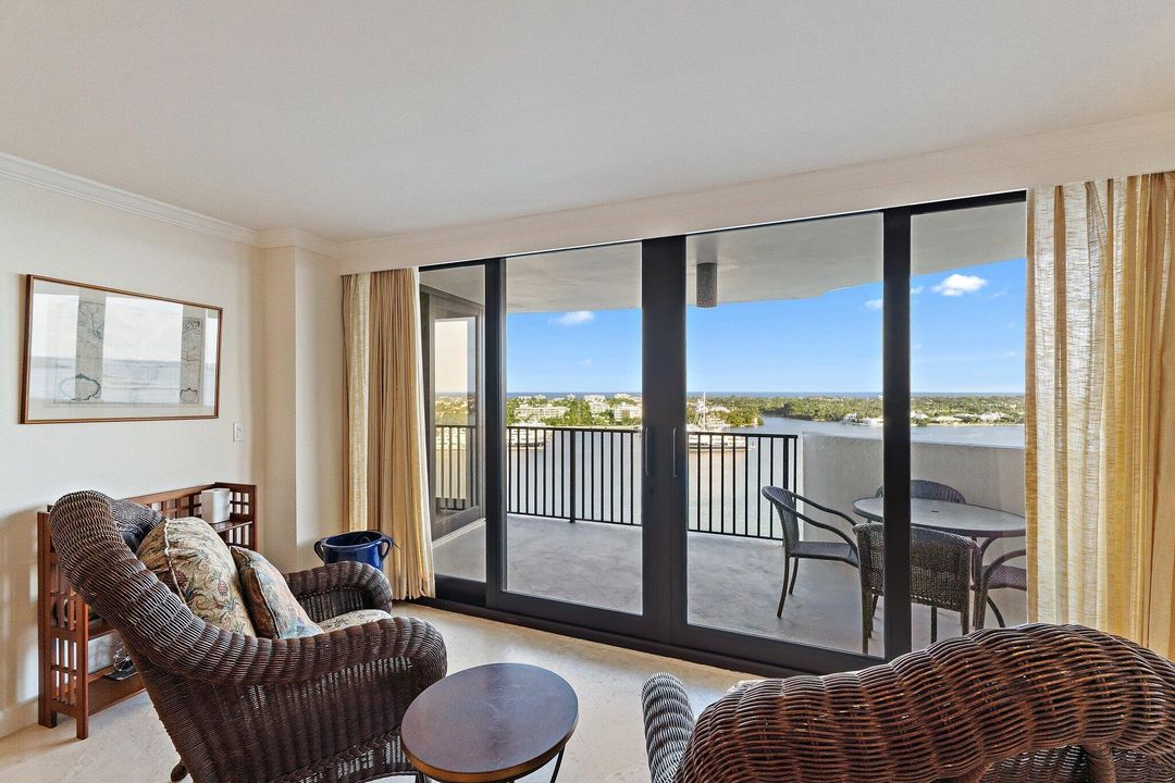 Под контрактом: $1,500,000 (2 спален, 2 ванн, 1247 Квадратных фут)