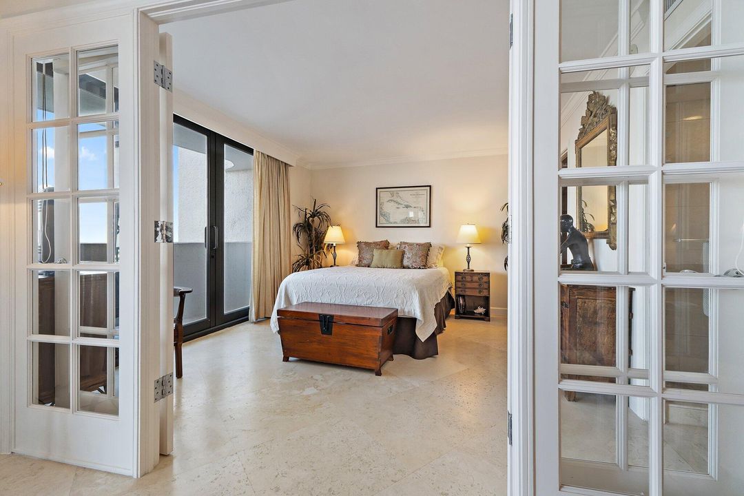 Под контрактом: $1,500,000 (2 спален, 2 ванн, 1247 Квадратных фут)