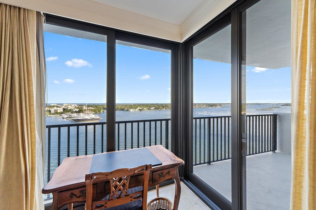 Под контрактом: $1,500,000 (2 спален, 2 ванн, 1247 Квадратных фут)