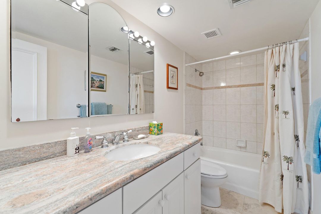 Под контрактом: $1,500,000 (2 спален, 2 ванн, 1247 Квадратных фут)