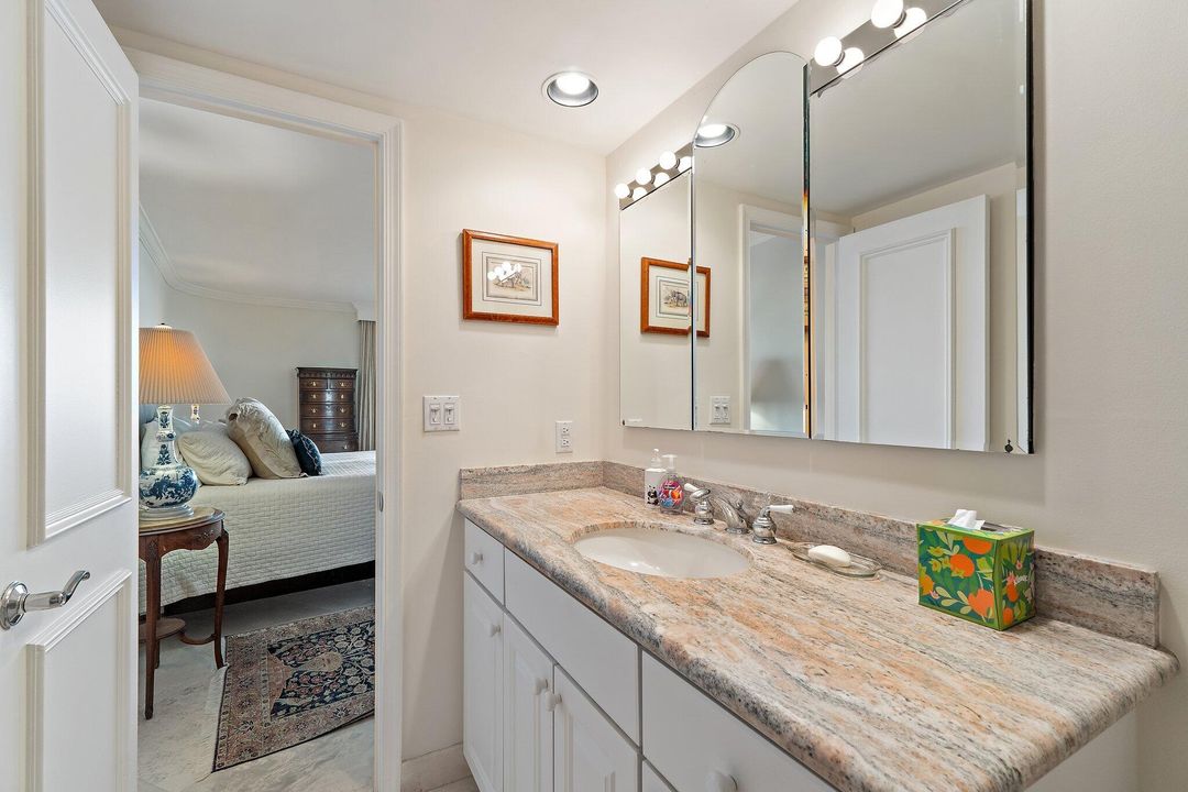 Под контрактом: $1,500,000 (2 спален, 2 ванн, 1247 Квадратных фут)