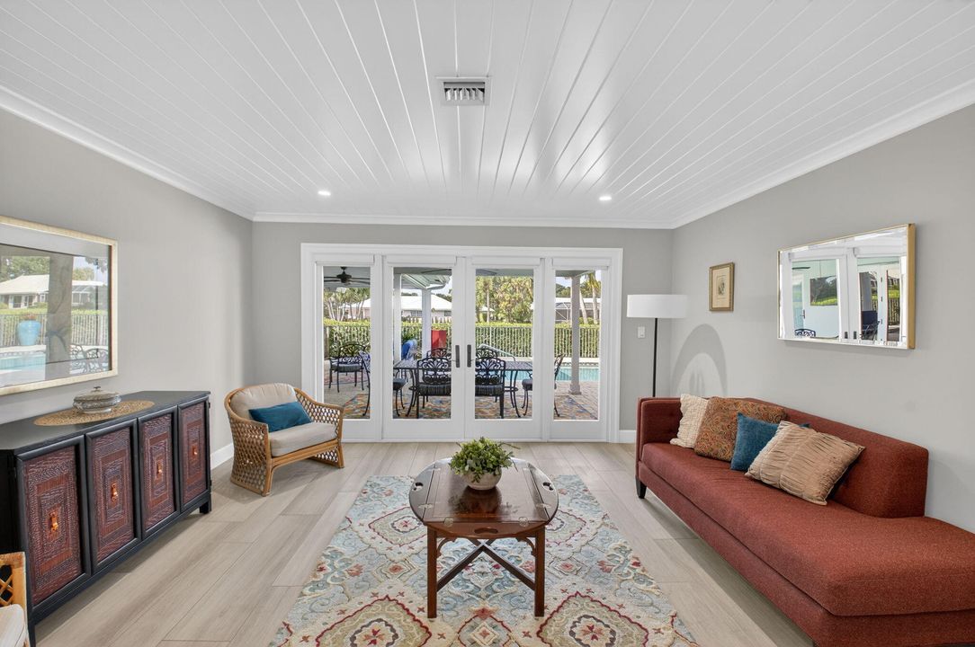 For Sale: $1,750,000 (4 beds, 3 baths, 2884 Square Feet)