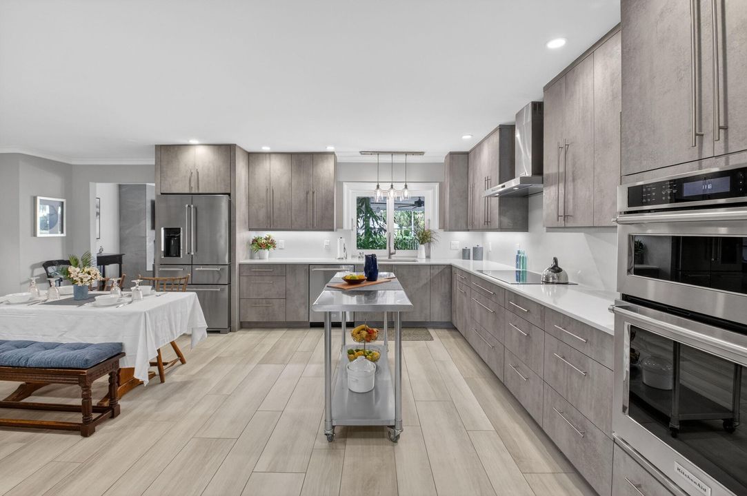 For Sale: $1,750,000 (4 beds, 3 baths, 2884 Square Feet)