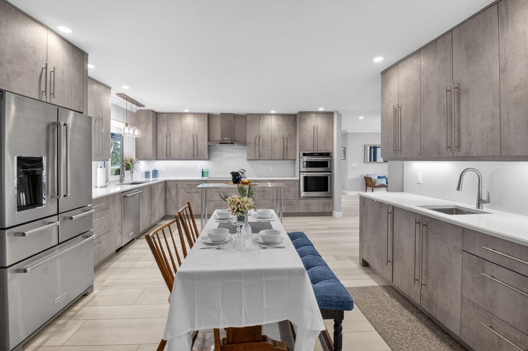 For Sale: $1,750,000 (4 beds, 3 baths, 2884 Square Feet)