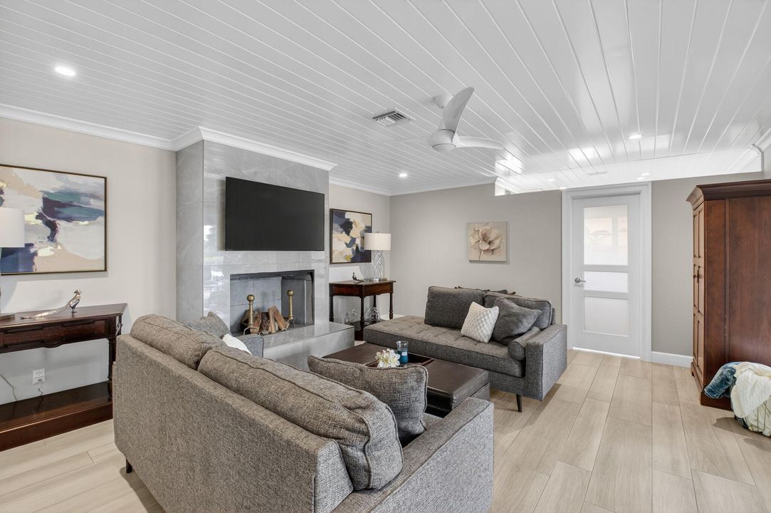 For Sale: $1,750,000 (4 beds, 3 baths, 2884 Square Feet)