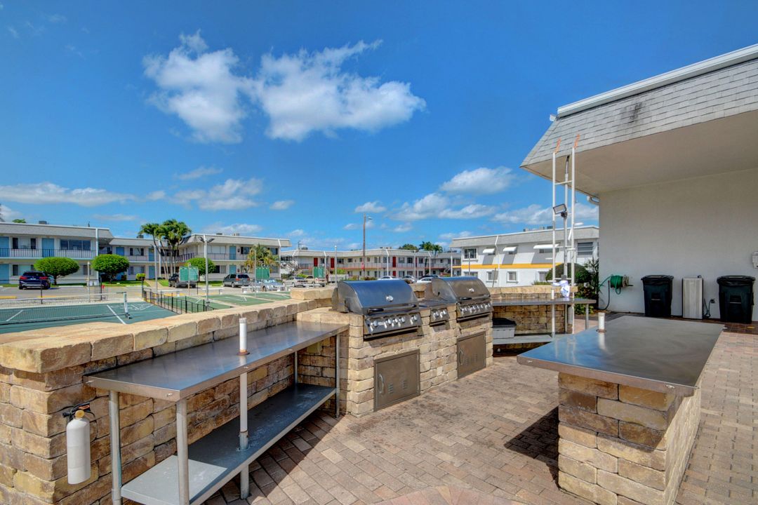 待售: $89,900 (1 贝兹, 1 浴室, 720 平方英尺)