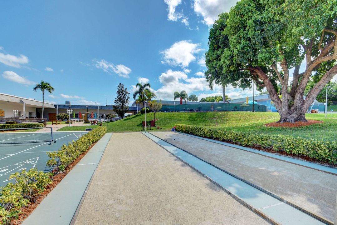 待售: $89,900 (1 贝兹, 1 浴室, 720 平方英尺)