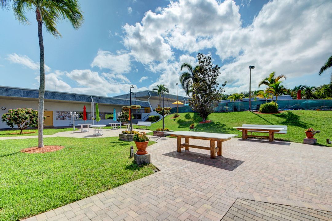 待售: $89,900 (1 贝兹, 1 浴室, 720 平方英尺)