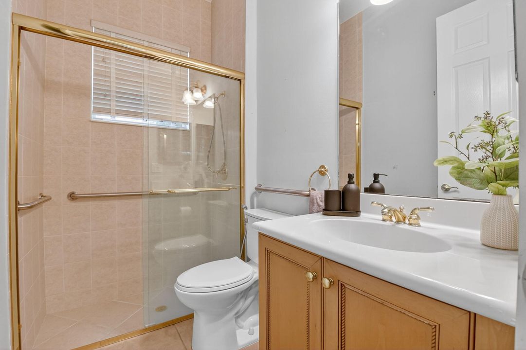 For Rent: $5,000 (5 beds, 3 baths, 3574 Square Feet)