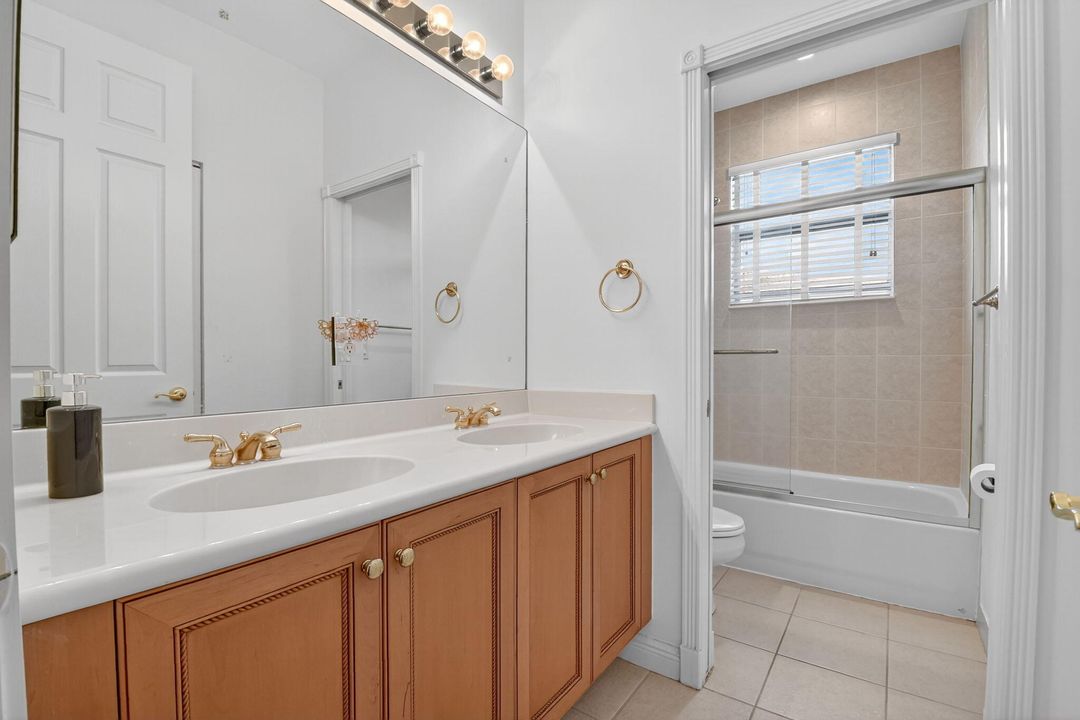 For Rent: $5,000 (5 beds, 3 baths, 3574 Square Feet)