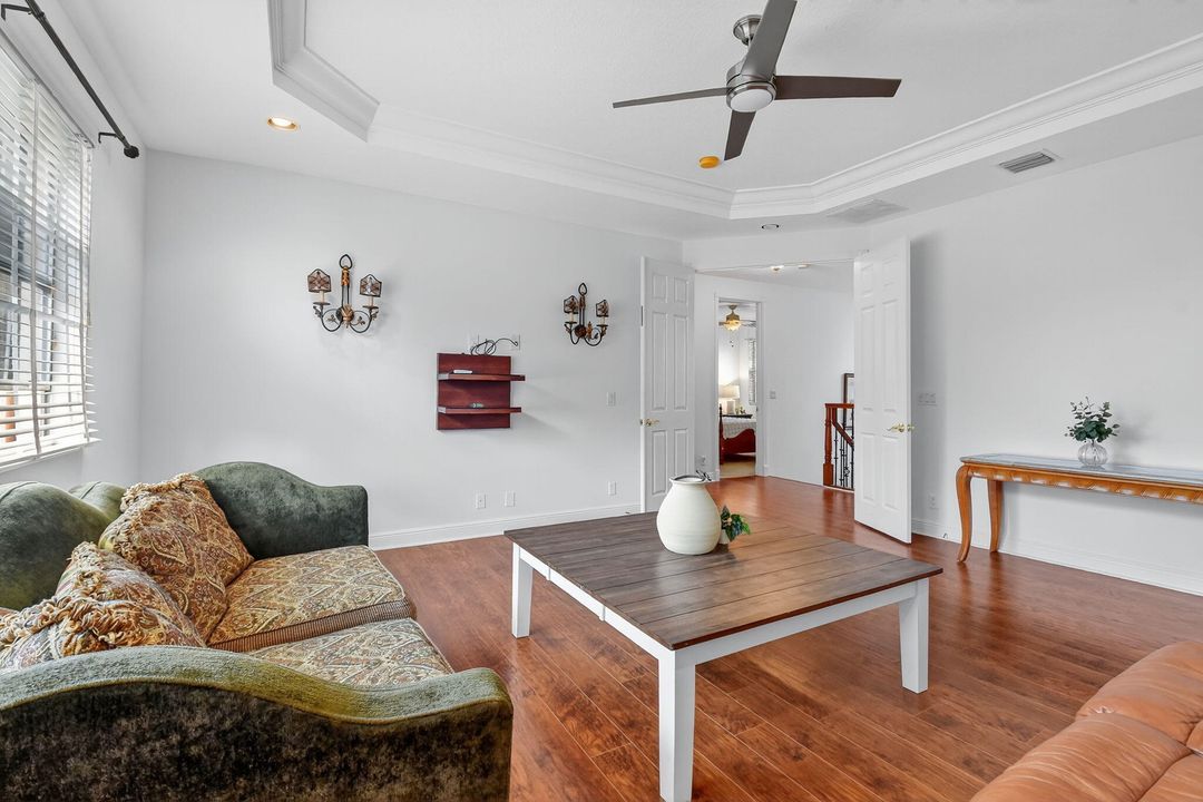 For Rent: $5,000 (5 beds, 3 baths, 3574 Square Feet)