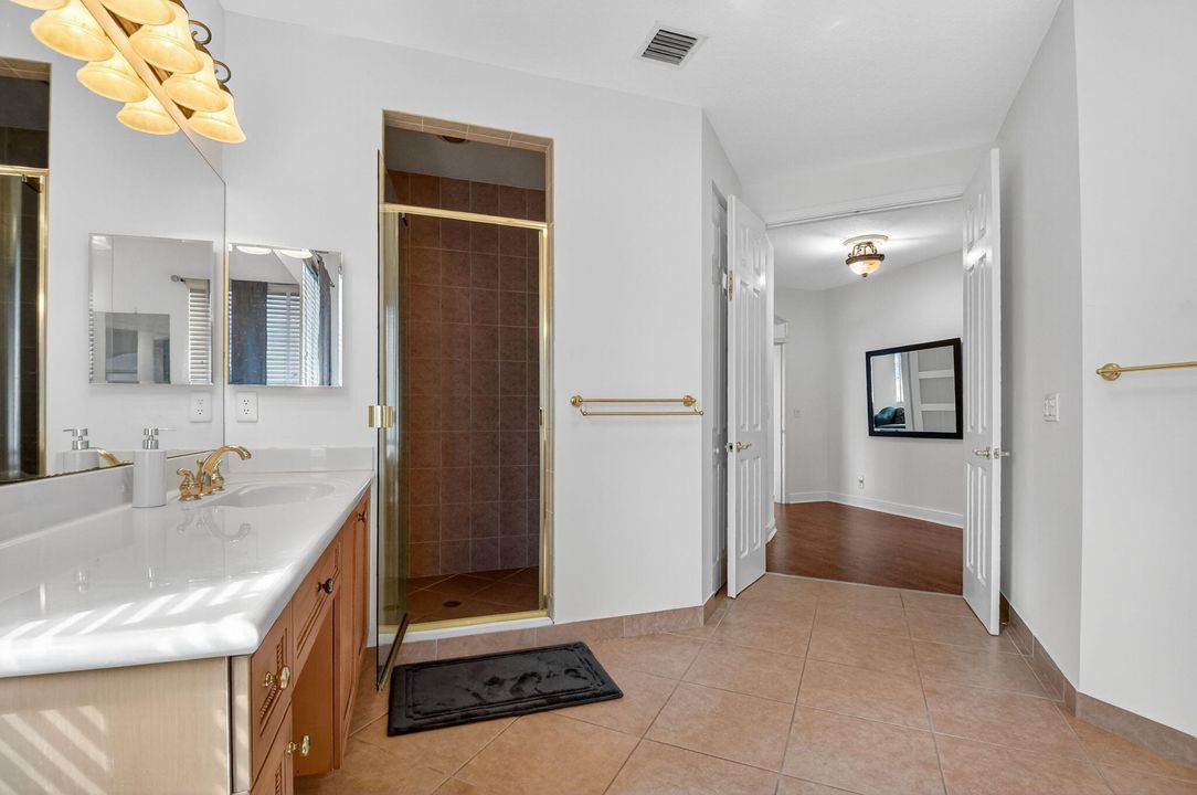 For Rent: $5,000 (5 beds, 3 baths, 3574 Square Feet)