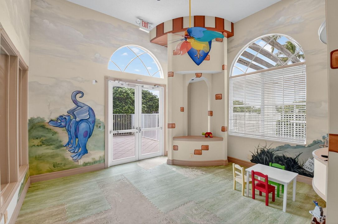 For Rent: $5,000 (5 beds, 3 baths, 3574 Square Feet)