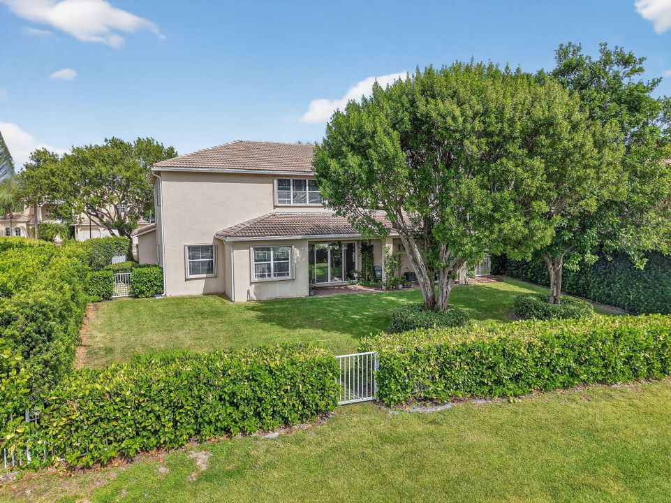 For Rent: $5,000 (5 beds, 3 baths, 3574 Square Feet)