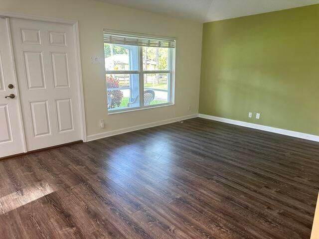 出租: $2,750 (2 贝兹, 1 浴室, 1029 平方英尺)