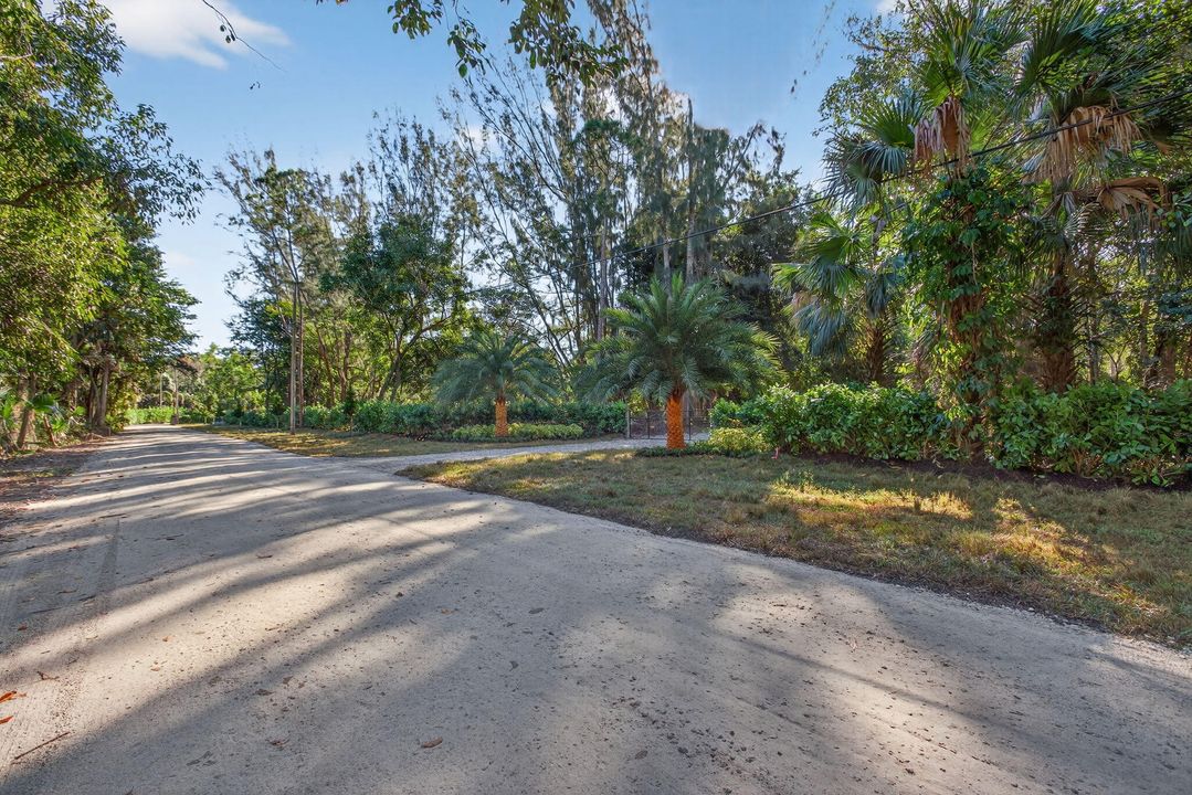 For Sale: $1,150,000 (4 beds, 2 baths, 1598 Square Feet)