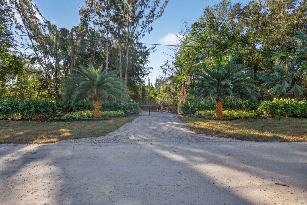 For Sale: $1,150,000 (4 beds, 2 baths, 1598 Square Feet)