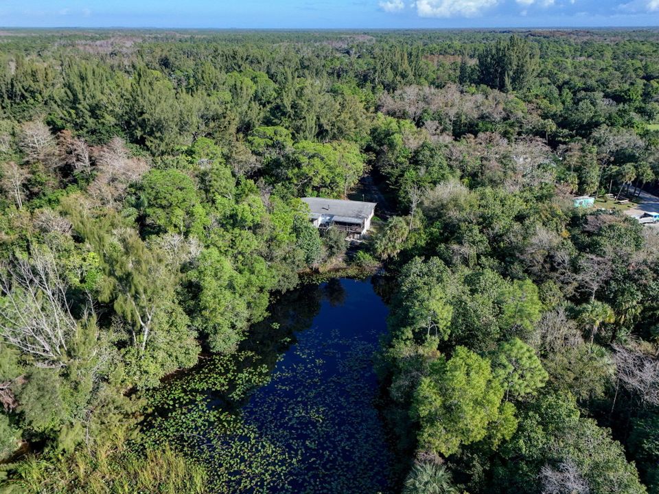 For Sale: $1,150,000 (4 beds, 2 baths, 1598 Square Feet)