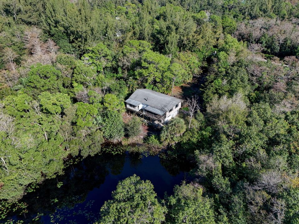 For Sale: $1,150,000 (4 beds, 2 baths, 1598 Square Feet)