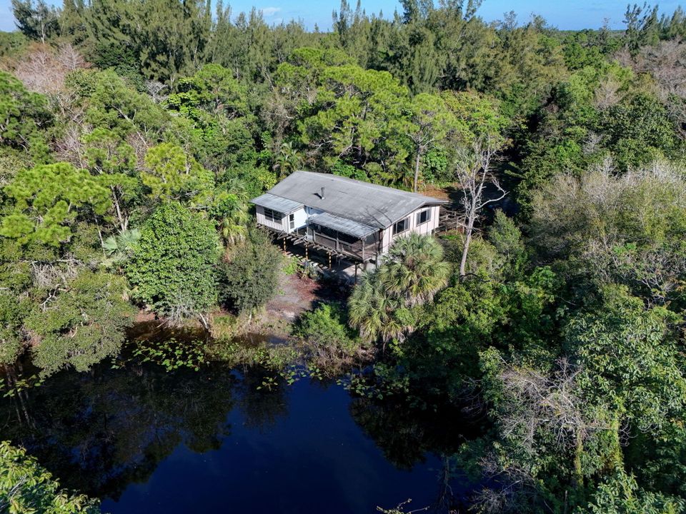 For Sale: $1,150,000 (4 beds, 2 baths, 1598 Square Feet)