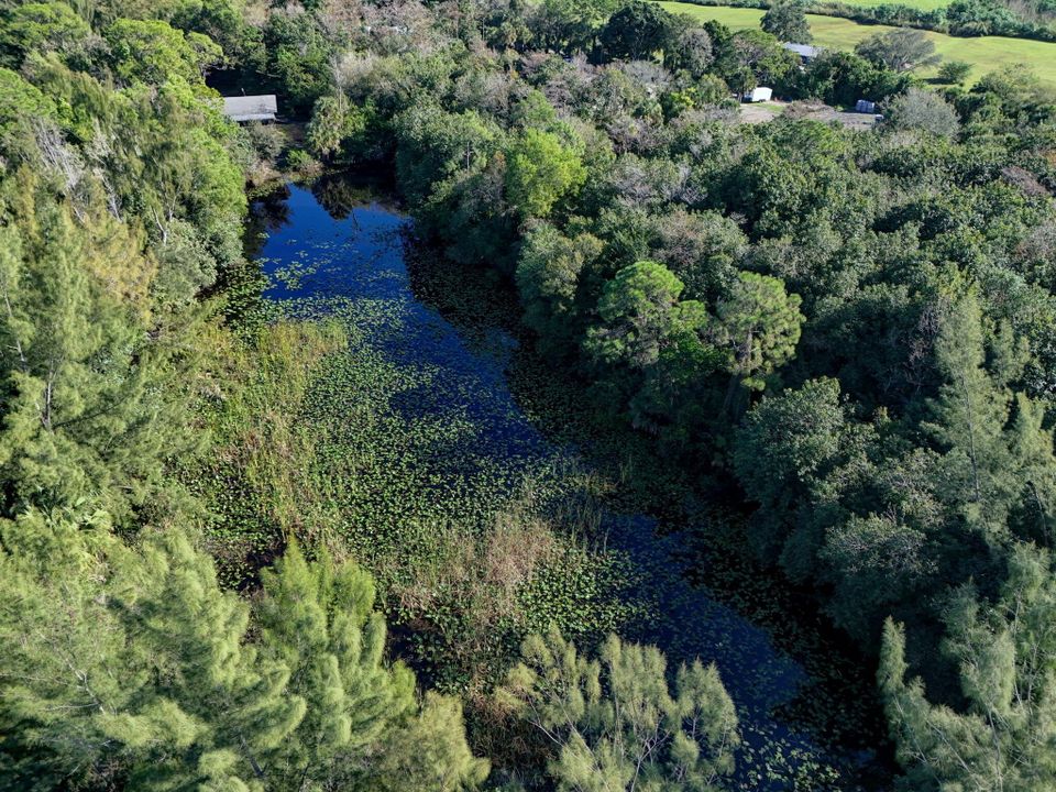 For Sale: $1,150,000 (4 beds, 2 baths, 1598 Square Feet)