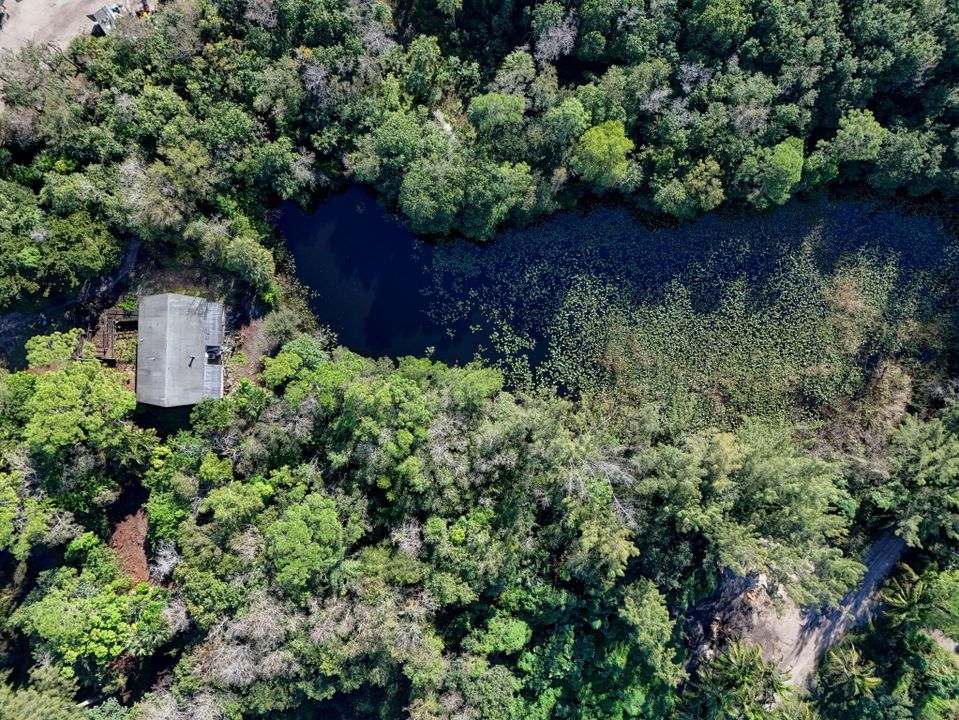 For Sale: $1,150,000 (4 beds, 2 baths, 1598 Square Feet)