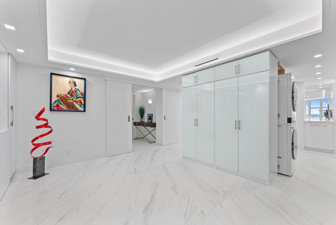 For Sale: $2,000,000 (2 beds, 2 baths, 2210 Square Feet)