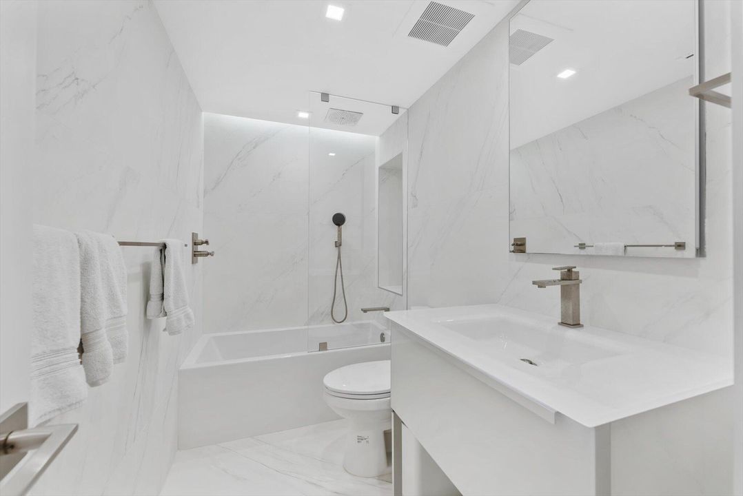 For Sale: $2,000,000 (2 beds, 2 baths, 2210 Square Feet)