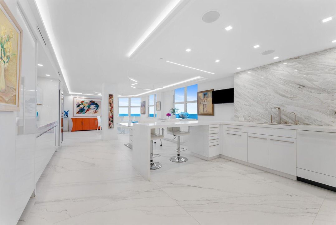 For Sale: $2,000,000 (2 beds, 2 baths, 2210 Square Feet)