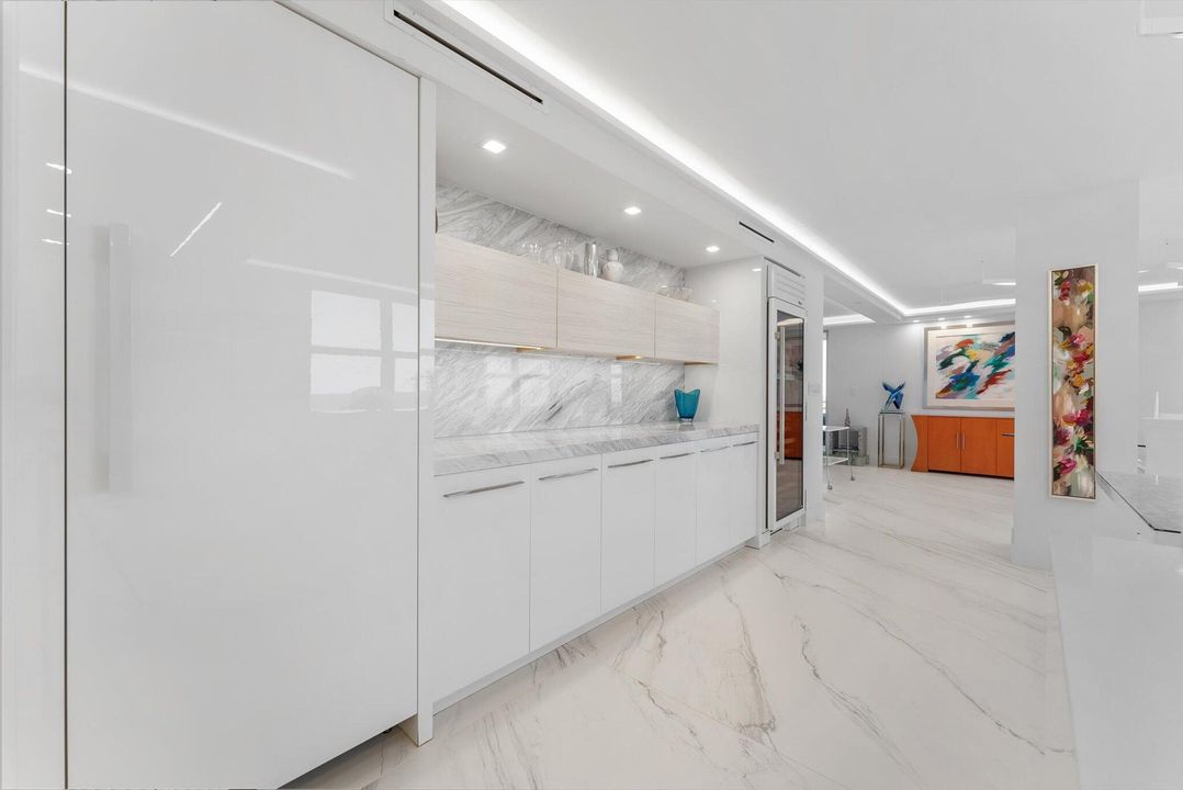 For Sale: $2,000,000 (2 beds, 2 baths, 2210 Square Feet)