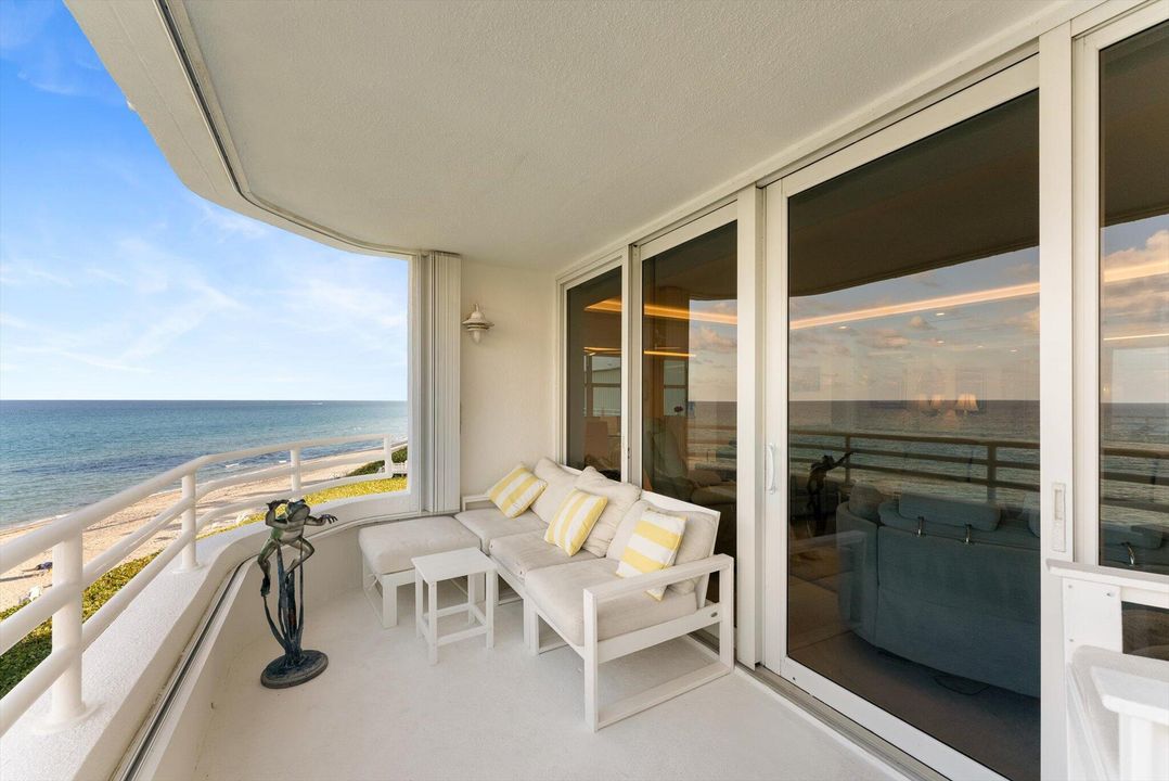 For Sale: $2,000,000 (2 beds, 2 baths, 2210 Square Feet)