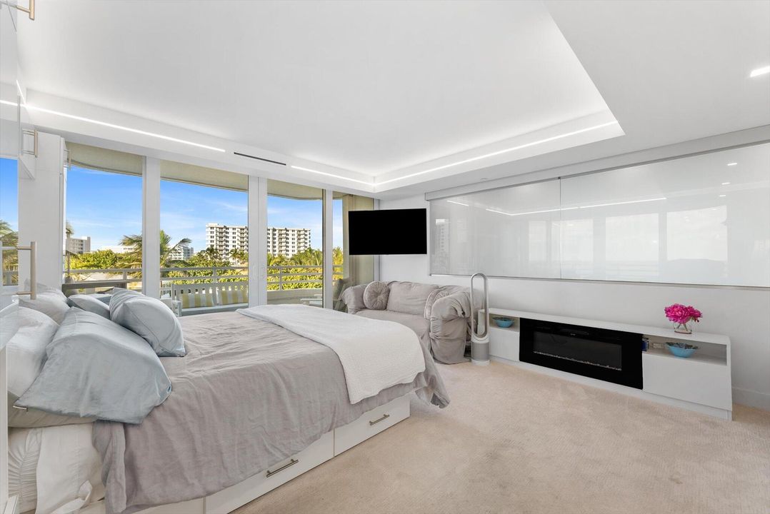 For Sale: $2,000,000 (2 beds, 2 baths, 2210 Square Feet)