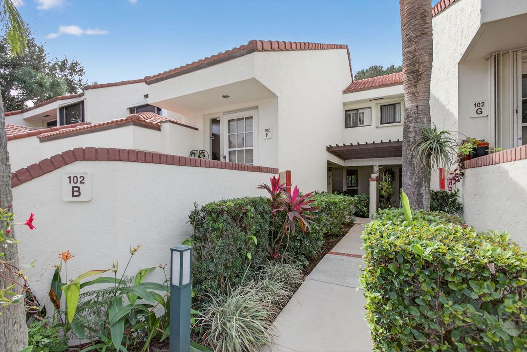 En Venta: $469,000 (2 camas, 2 baños, 1261 Pies cuadrados)