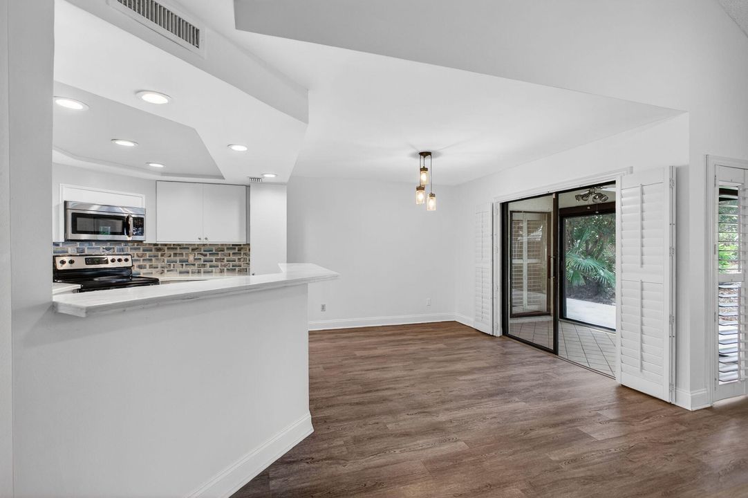 En Venta: $469,000 (2 camas, 2 baños, 1261 Pies cuadrados)