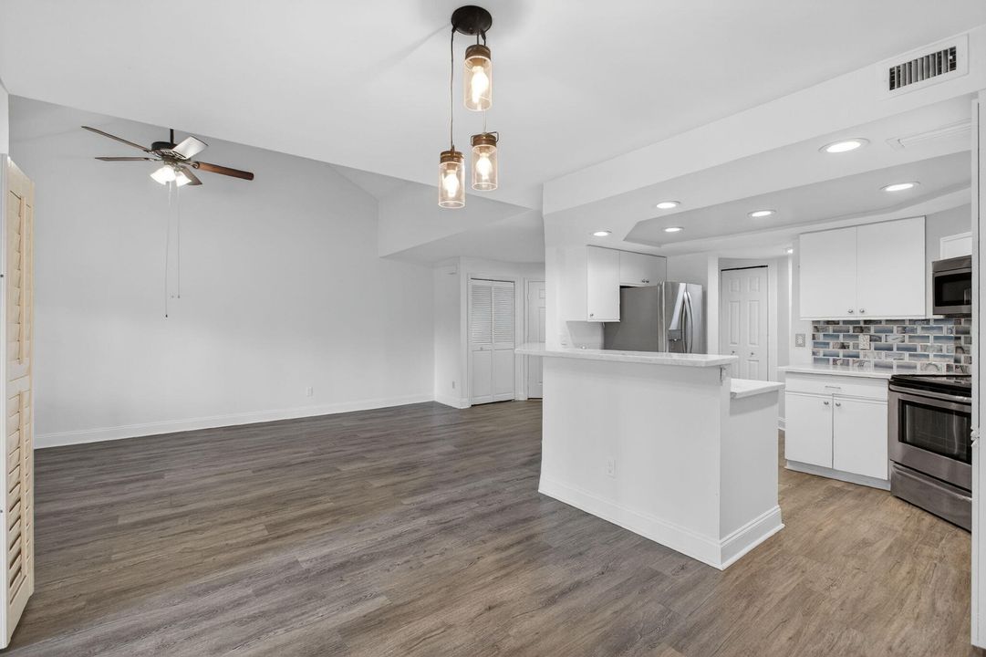 En Venta: $469,000 (2 camas, 2 baños, 1261 Pies cuadrados)