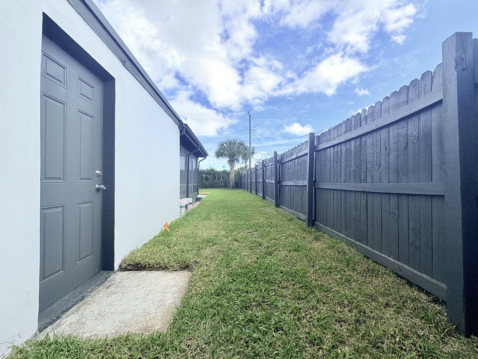 待售: $569,000 (4 贝兹, 2 浴室, 1344 平方英尺)