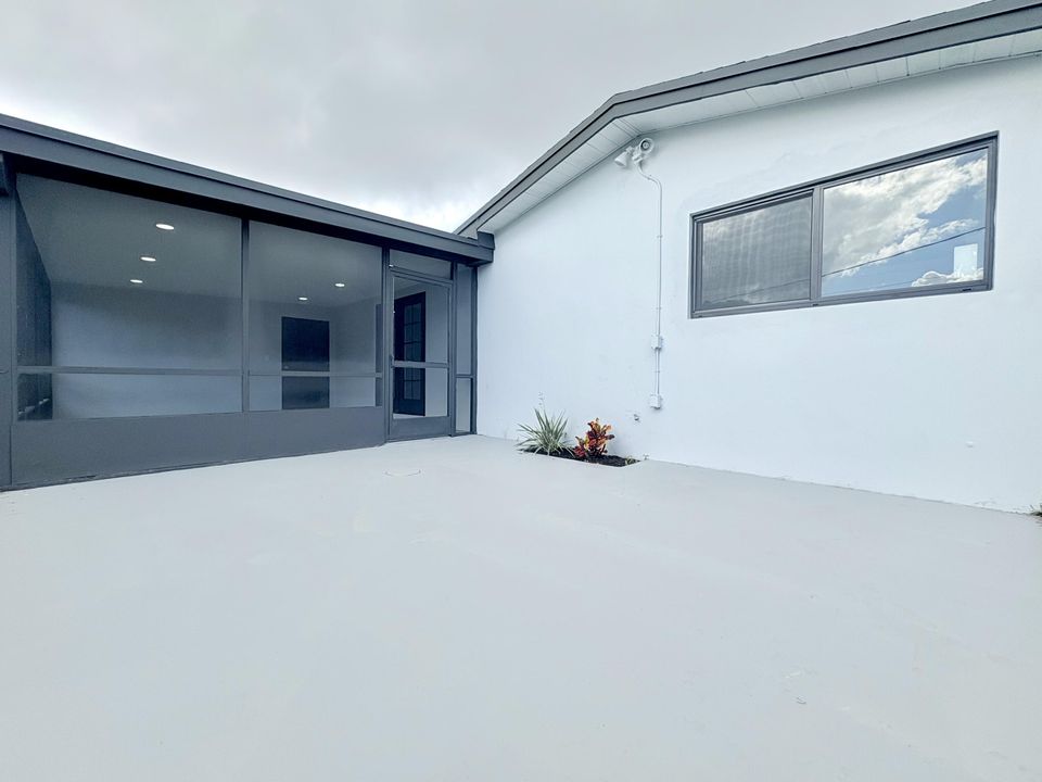 待售: $569,000 (4 贝兹, 2 浴室, 1344 平方英尺)