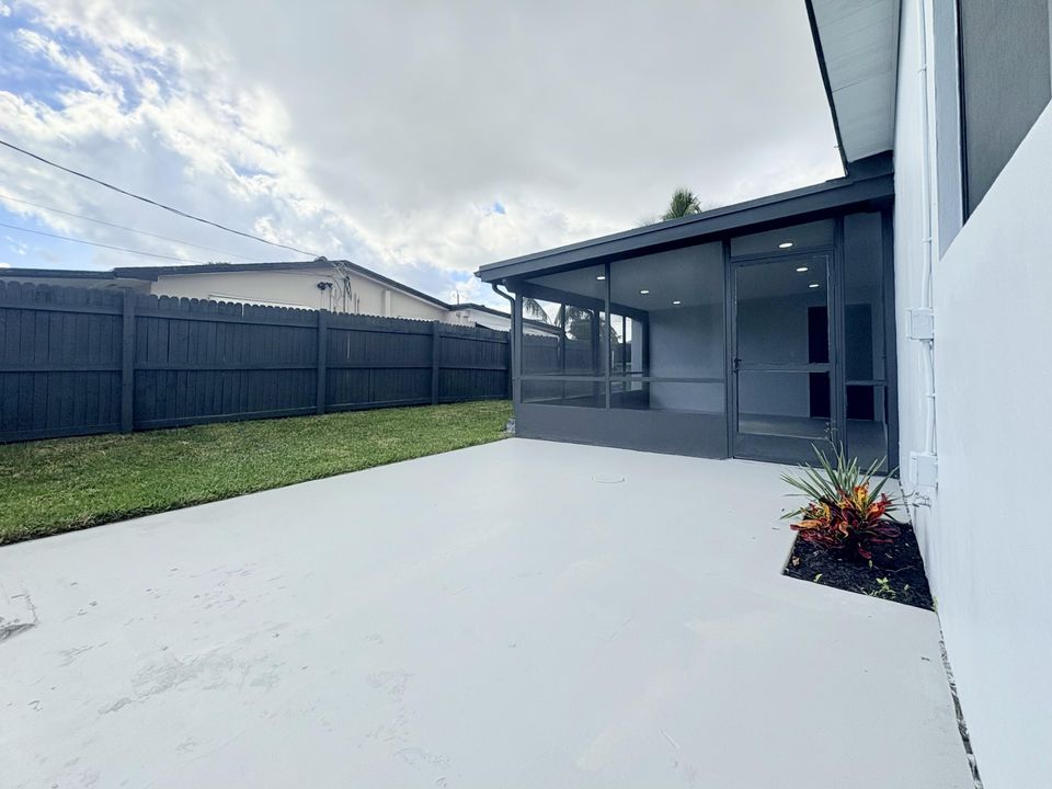 待售: $569,000 (4 贝兹, 2 浴室, 1344 平方英尺)