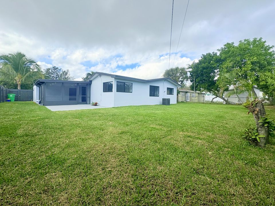 待售: $569,000 (4 贝兹, 2 浴室, 1344 平方英尺)