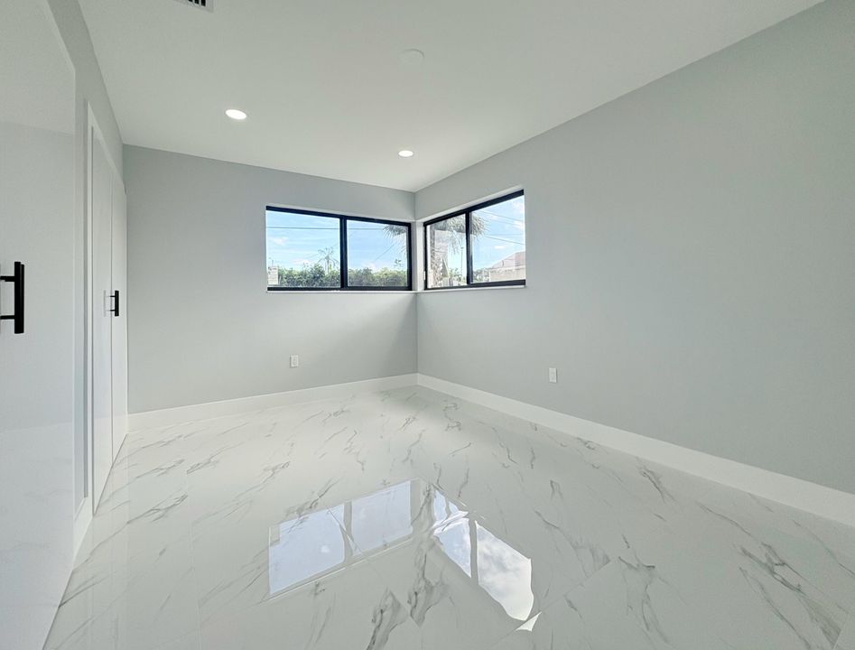 待售: $569,000 (4 贝兹, 2 浴室, 1344 平方英尺)