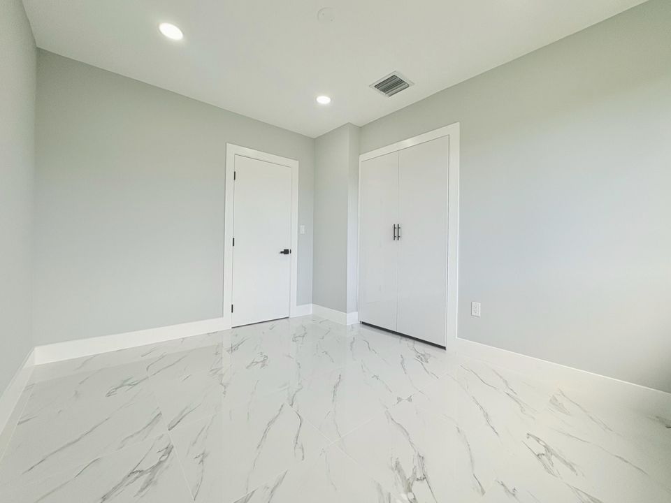 待售: $569,000 (4 贝兹, 2 浴室, 1344 平方英尺)