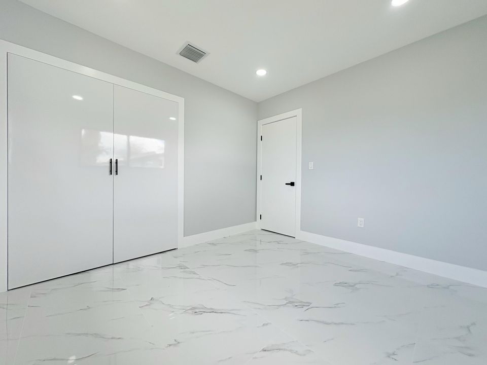 待售: $569,000 (4 贝兹, 2 浴室, 1344 平方英尺)