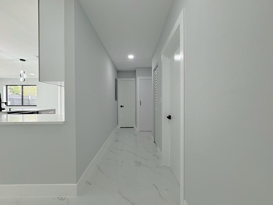 待售: $569,000 (4 贝兹, 2 浴室, 1344 平方英尺)