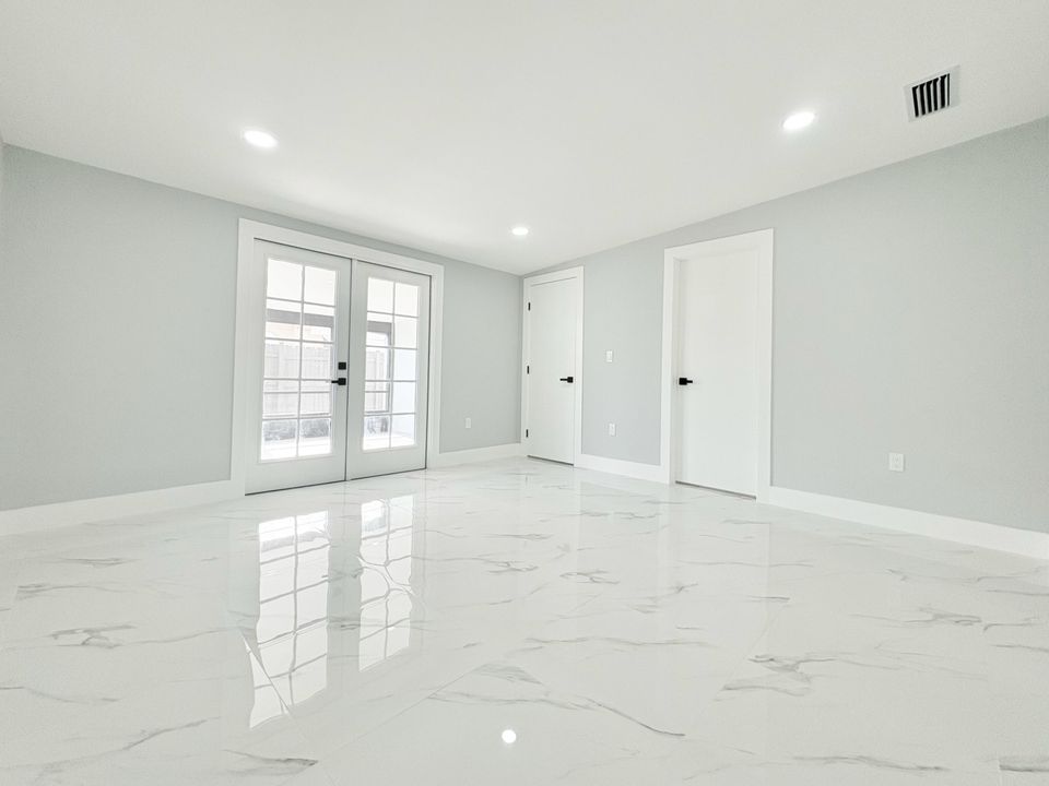 待售: $569,000 (4 贝兹, 2 浴室, 1344 平方英尺)