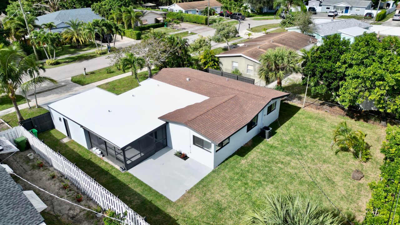 待售: $569,000 (4 贝兹, 2 浴室, 1344 平方英尺)