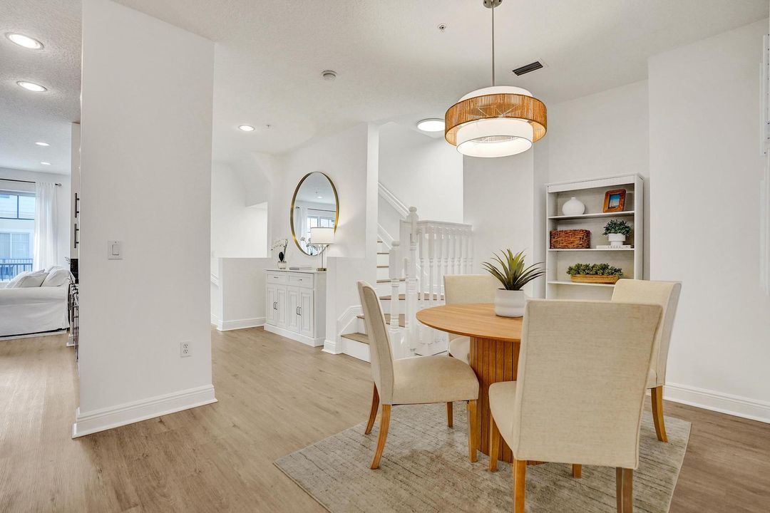 出租: $5,500 (3 贝兹, 3 浴室, 2334 平方英尺)