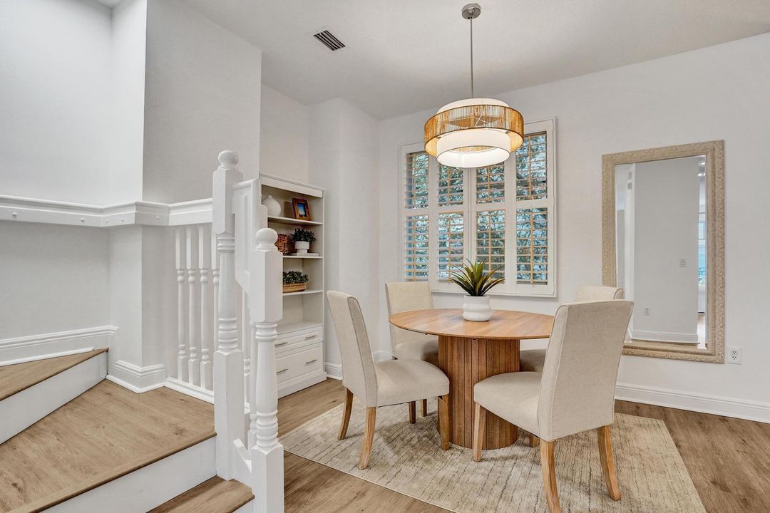 出租: $5,500 (3 贝兹, 3 浴室, 2334 平方英尺)