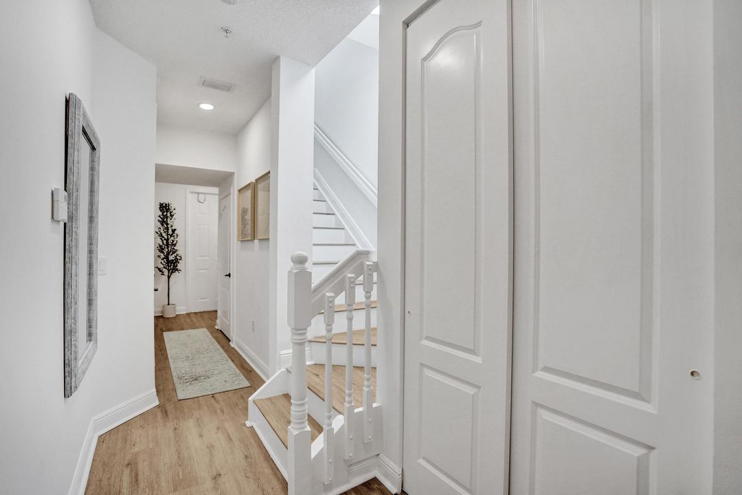 出租: $5,500 (3 贝兹, 3 浴室, 2334 平方英尺)